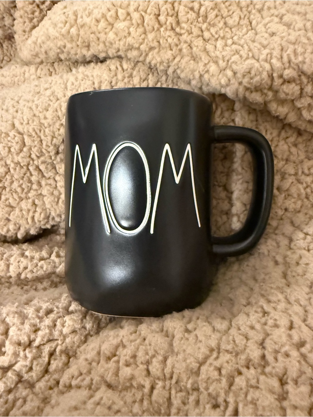 Rae Dunn “MOM”Black Ceramic Mug Artesian Collection 5”X4”